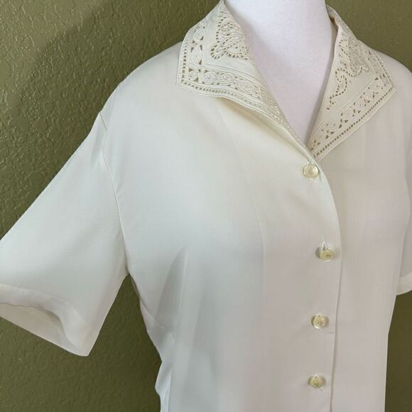 Vintage Lord & Taylor Women’s 4 Embroidered Lace Button Down Shirt Top Pearl - Picture 3 of 7